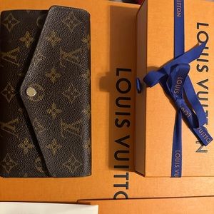 Louis Vuitton Sarah Wallet - Box, dust bag and receipt included.